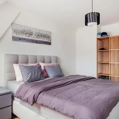 Charmante An Beliebter, Urbaner Lage *