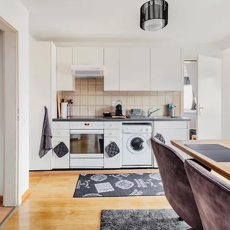 Apartment Charmante An Beliebter, Urbaner Lage *